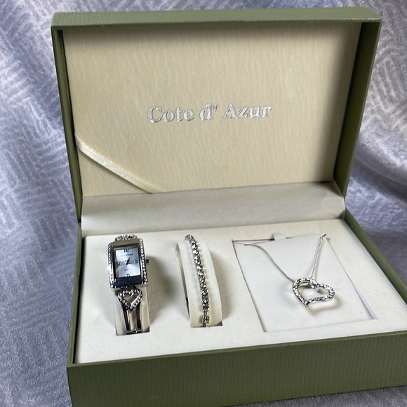 Cote d' Azur Quartz Heart Watch, Bracelet & Heart Necklace Set - Picture 4 of 5